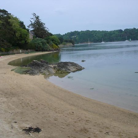 Le Gite De La Plage Lezardrieux Exterior photo