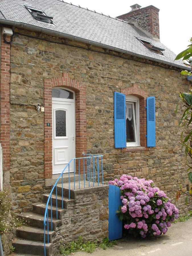 Le Gite De La Plage Lezardrieux Exterior photo
