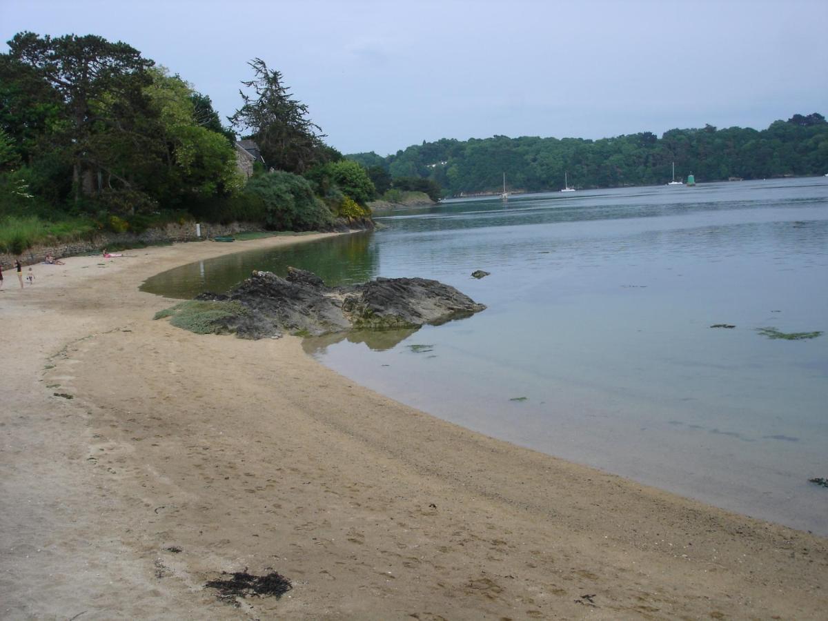 Le Gite De La Plage Lezardrieux Exterior photo